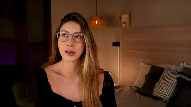 lua ferch   online show from November 10, 2025, 1:05 pm