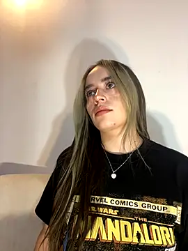 Snapshot of Natalia_Suarez chatting on October 28, 2025, 11:47 pm Natalia Suarez online show from October 28, 2025, 11:47 pm