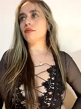 Snapshot of Natalia_Suarez chatting on October 25, 2025, 3:06 am Natalia Suarez online show from October 25, 2025, 3:06 am