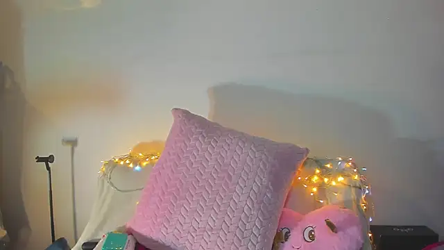 Snapshot of Natalia_Suarez chatting on September 18, 2025, 2:14 am Natalia Suarez online show from September 18, 2025, 2:14 am