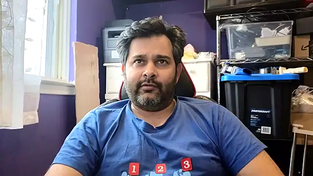 Snapshot of Sakhtlaundaz chatting on April 16, 2026, 9:39 pm Sakhtlaundaz online show from April 16, 2026, 9:39 pm