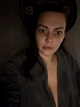 Snapshot of LEAsquirt91 chatting on February 13, 2025, 4:54 am LEAsquirt91 online show from February 13, 2025, 4:54 am