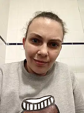 Snapshot of LEAsquirt91 chatting on February 27, 2025, 8:35 am LEAsquirt91 online show from February 27, 2025, 8:35 am