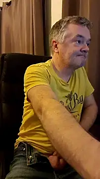 Snapshot of MichOxxford chatting on October 16, 2025, 12:13 pm MichOxxford online show from October 16, 2025, 12:13 pm