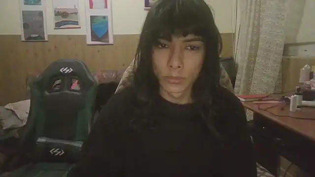 calliemaggotbone online show from November 6, 2025, 1:09 am