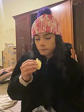 calliemaggotbone online show from February 10, 2026, 7:18 am