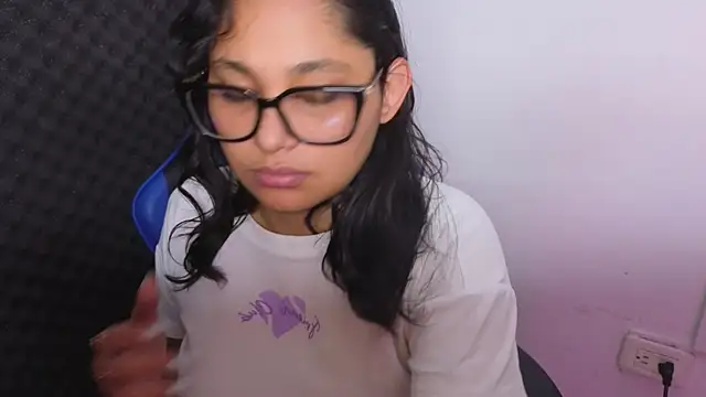 Cuteprincess21 online show from April 2, 2026, 7:42 pm