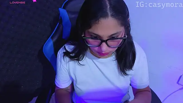 Cuteprincess21 online show from April 8, 2026, 1:23 pm