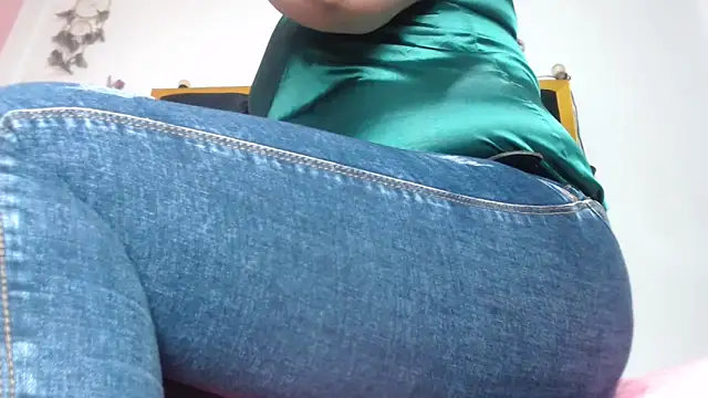 Helennahot online show from September 22, 2025, 6:58 pm