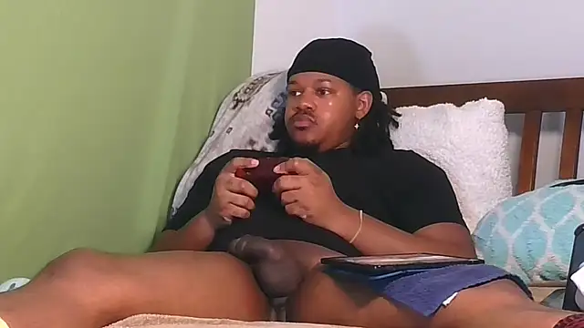 Carolinayoungin online show from October 30, 2025, 7:00 pm