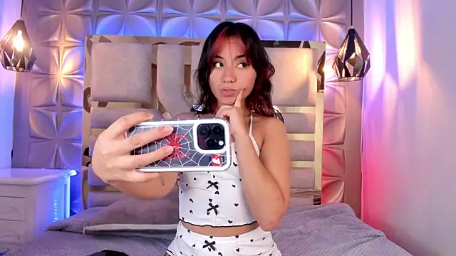 Snapshot of nahia_low chatting on February 13, 2025, 4:00 am nahia low online show from February 13, 2025, 4:00 am