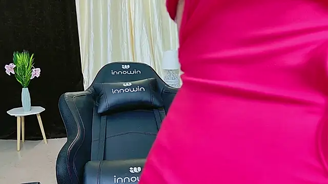 GODDESS SHANAYA online show from February 6, 2025, 1:10 pm