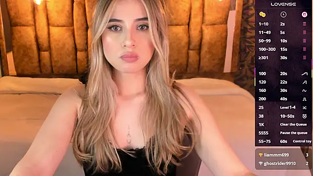 KiaraCarter online show from December 18, 2025, 7:50 pm