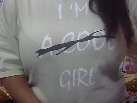 Snapshot of Lusty_Wife1 chatting on April 19, 2026, 8:00 pm Lusty Wife1 online show from April 19, 2026, 8:00 pm