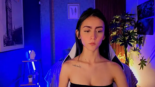 Snapshot of Coralinnee_ chatting on June 16, 2026, 2:22 am Coralinnee online show from June 16, 2026, 2:22 am