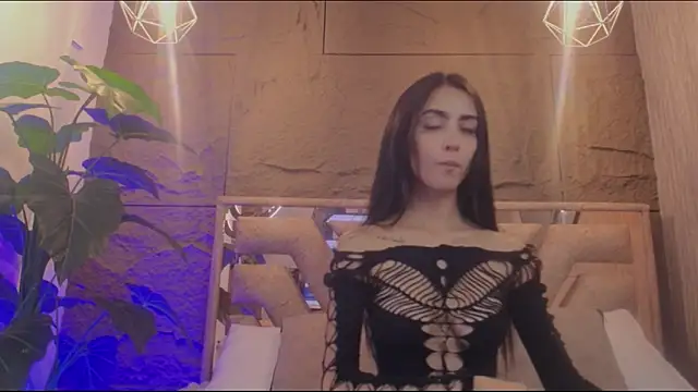 Snapshot of Coralinnee_ chatting on May 14, 2026, 4:42 am Coralinnee online show from May 14, 2026, 4:42 am