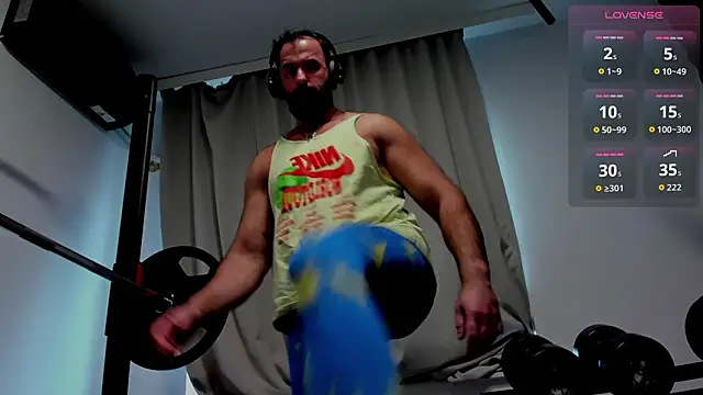 Snapshot of David_Big_Daddy chatting on February 4, 2026, 12:44 pm David Big Daddy online show from February 4, 2026, 12:44 pm