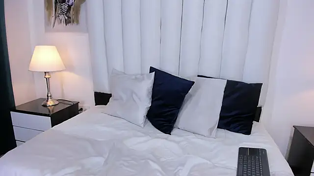 Violet queen20 online show from October 16, 2025, 7:11 pm