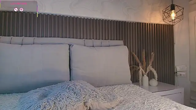 SHANONCLARK online show from March 5, 2026, 7:10 pm