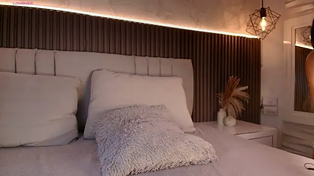 Snapshot of SHANONCLARK chatting on February 2, 2026, 7:13 pm SHANONCLARK online show from February 2, 2026, 7:13 pm