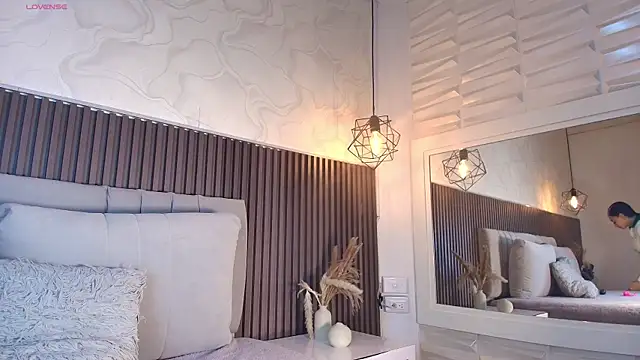 Snapshot of SHANONCLARK chatting on February 16, 2026, 7:01 pm SHANONCLARK online show from February 16, 2026, 7:01 pm