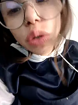 valentina swallow online show from September 26, 2025, 8:27 pm