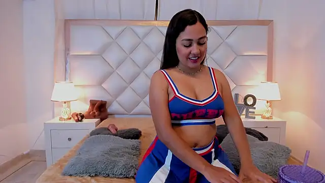 brittany069 online show from November 12, 2025, 4:05 am