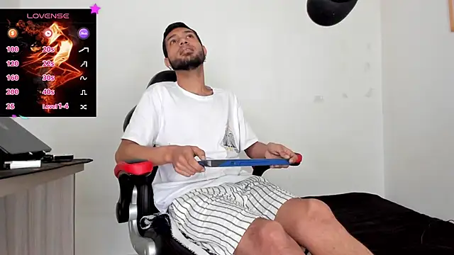 Aron Baylor online show from November 21, 2025, 11:42 am