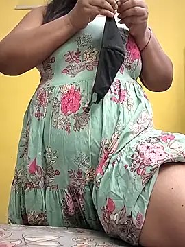 flamingoss online show from December 21, 2025, 7:48 pm