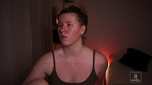 moonamii online show from February 18, 2026, 9:55 pm