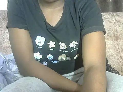 AurelAda online show from September 17, 2025, 1:24 pm