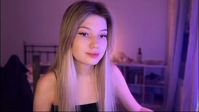 Snapshot of Caramel_Peach chatting on September 23, 2025, 4:58 pm Caramel Peach online show from September 23, 2025, 4:58 pm