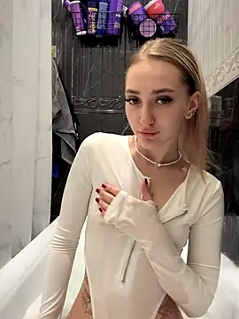 Snapshot of Good__Girl_ chatting on October 15, 2025, 10:34 am Good Girl online show from October 15, 2025, 10:34 am