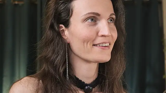 yulladao online show from April 18, 2026, 4:09 pm