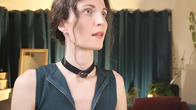 yulladao online show from March 22, 2026, 5:47 pm