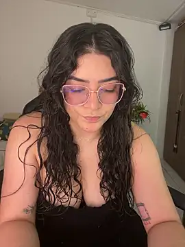 Lia flowers online show from February 5, 2026, 11:11 pm