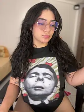 Lia flowers online show from February 26, 2026, 10:43 pm