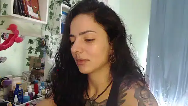 Snapshot of BeellyDance chatting on July 28, 2026, 3:21 pm BeellyDance online show from July 28, 2026, 3:21 pm