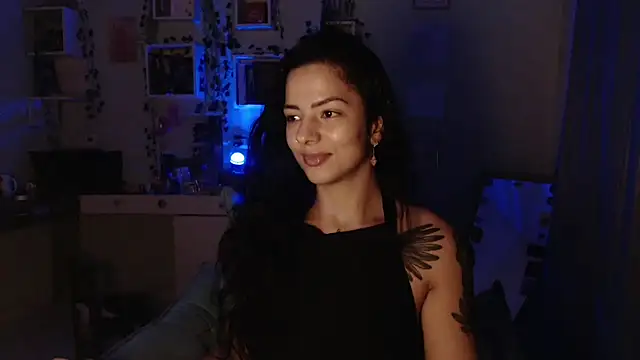 Snapshot of BeellyDance chatting on May 9, 2026, 11:52 pm BeellyDance online show from May 9, 2026, 11:52 pm