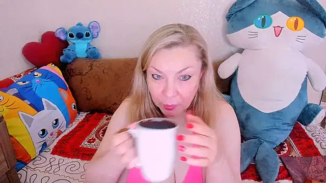 Snapshot of KerryBlareX chatting on April 21, 2026, 10:33 am KerryBlareX online show from April 21, 2026, 10:33 am