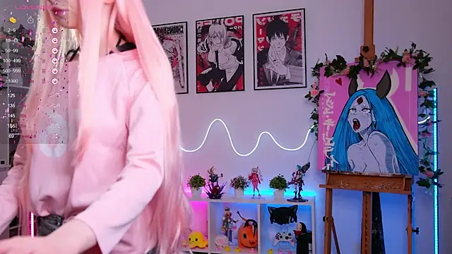 HolliWould  online show from September 23, 2025, 6:04 pm