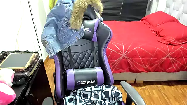 LuisaReyes 2911 online show from November 8, 2025, 2:15 am