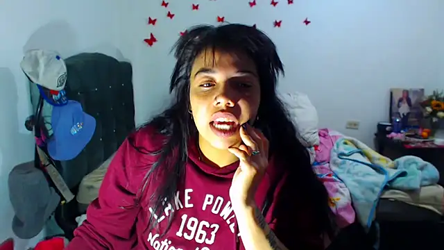 AmaraRoberts420 online show from September 21, 2025, 10:37 pm