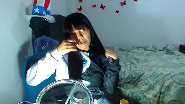 AmaraRoberts420 online show from October 1, 2025, 4:50 am