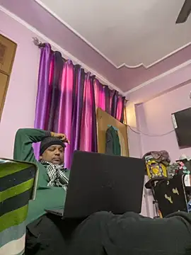 Dick 6inches online show from November 22, 2025, 5:39 am