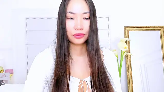 NaomiYuu online show from March 11, 2025, 2:42 am