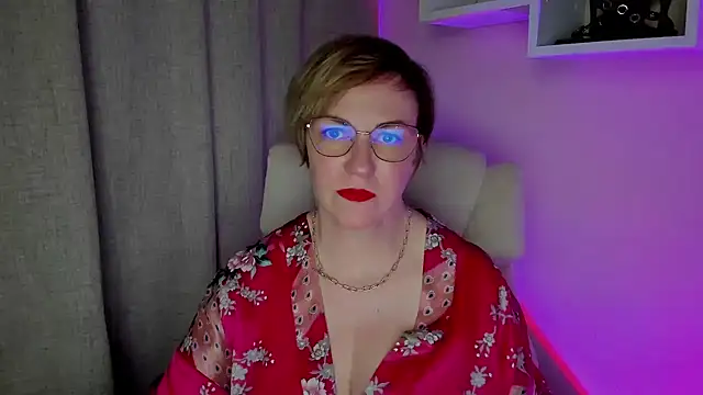 Snapshot of feliziaDesire chatting on July 19, 2026, 6:44 am feliziaDesire online show from July 19, 2026, 6:44 am
