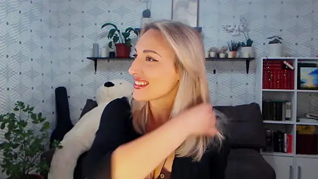 MillaXQueen online show from March 26, 2026, 11:52 am