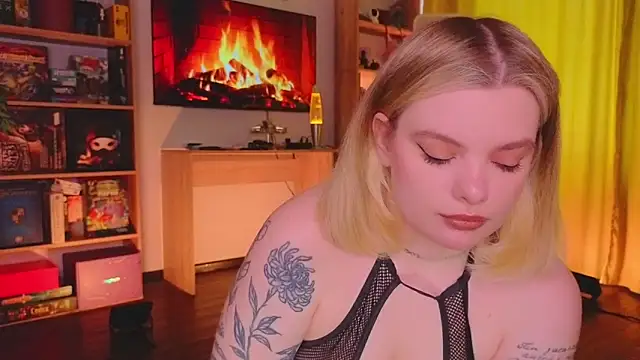 Hottie Jane online show from May 3, 2026, 9:47 am