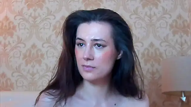 JuliaHunts online show from June 3, 2026, 10:38 am